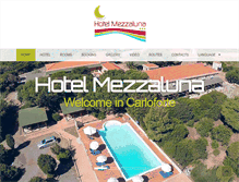 Tablet Screenshot of hotelmezzaluna.it